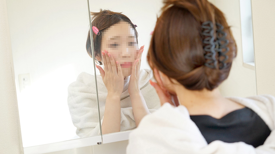 10musume 123023_01 Real face amateur:  A masochist girl who is embarrassed to show both her breasts and face without makeup